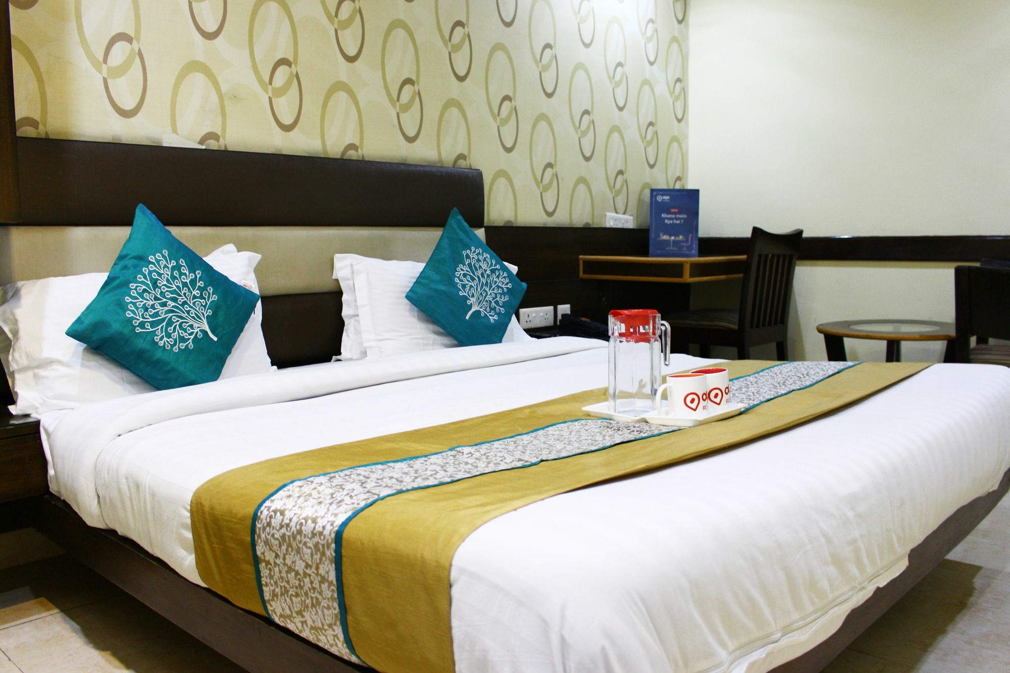 Crown Royale Hotel Dehradun Buitenkant foto